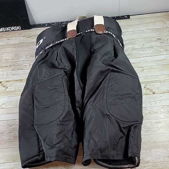 Koho Men’s Hockey Pants, Size Extra Large (Senior) with Suspenders 36-38 - Picture 5 of 8